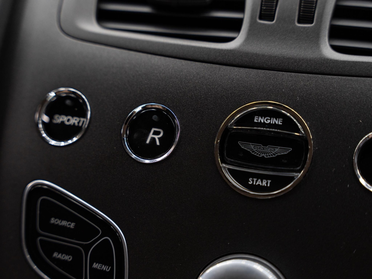 Used Aston Martin Vantage 2015 for sale - 76988644: Photo 26