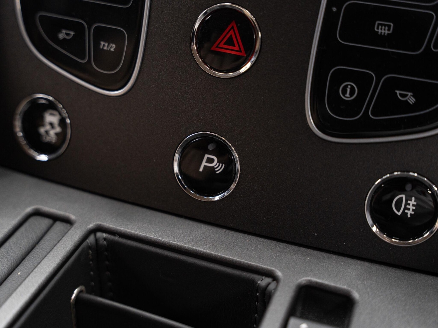 Used Aston Martin Vantage 2015 for sale - 76988644: Photo 29