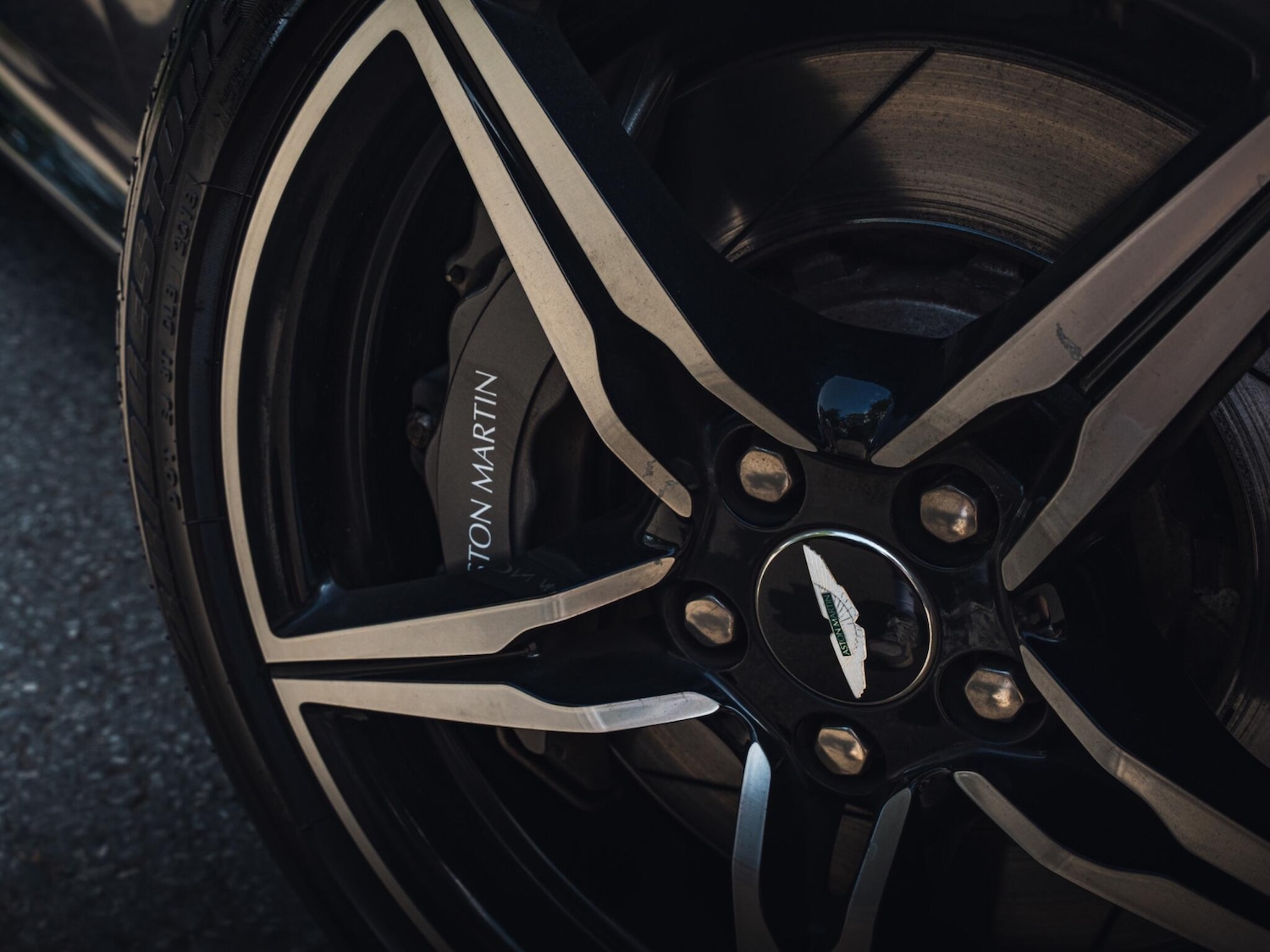 Used Aston Martin Vantage 2015 for sale - 76988644: Photo 35