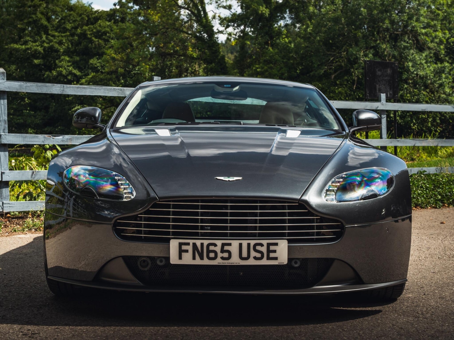 Used Aston Martin Vantage 2015 for sale - 76988644: Photo 4