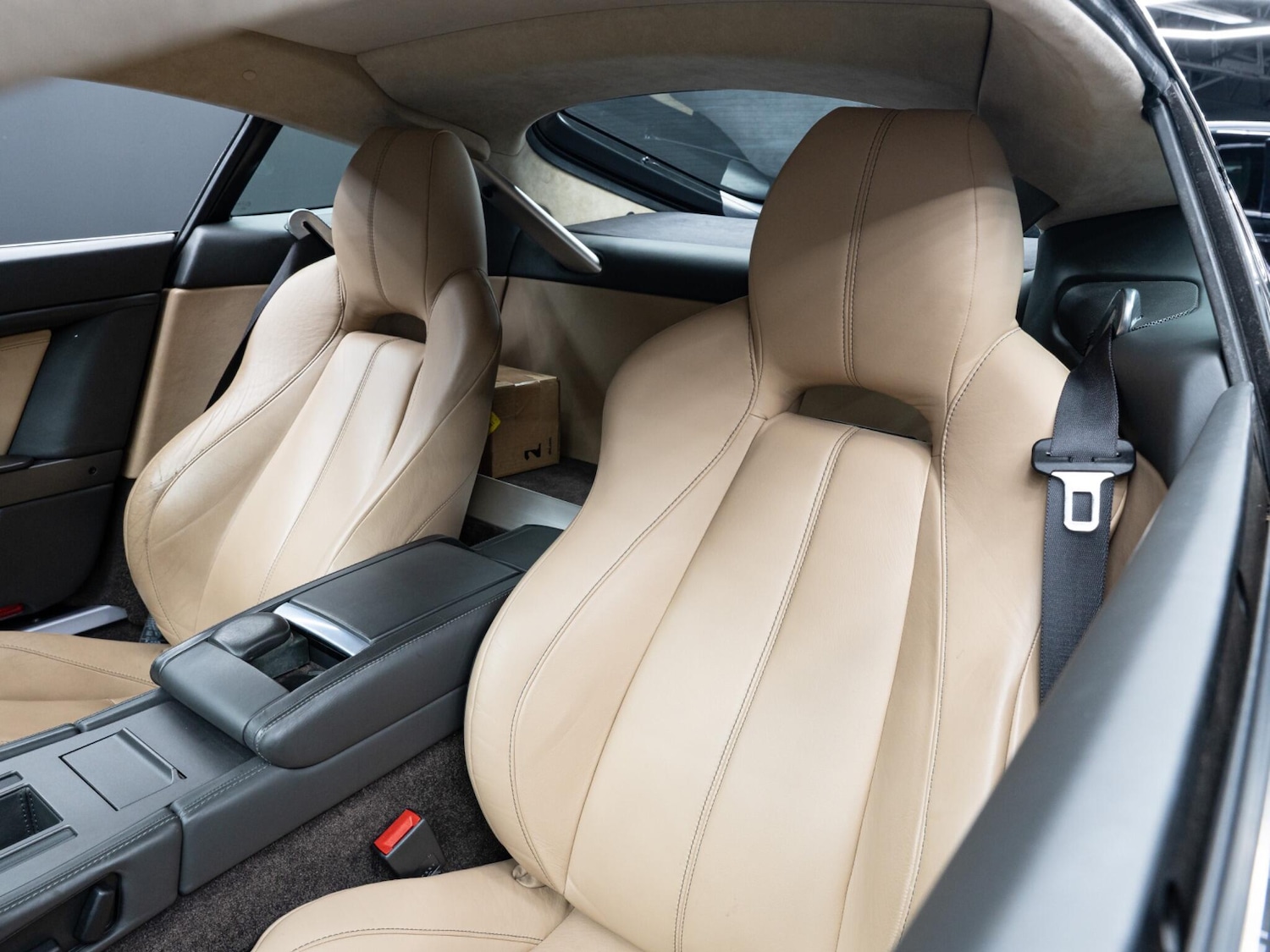 Used Aston Martin Vantage 2015 for sale - 76988644: Photo 57