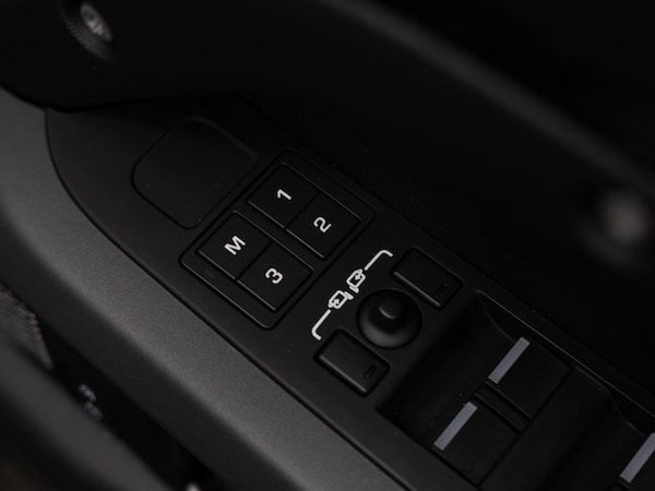 Used Land Rover Defender 110 2023 for sale - 76085143: Photo 23