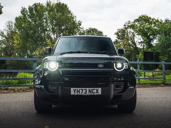 Used Land Rover Defender 110 2023 for sale - 76085143: Photo 6