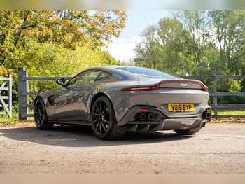 Used Aston Martin Vantage 2018 for sale - 79634851: Photo