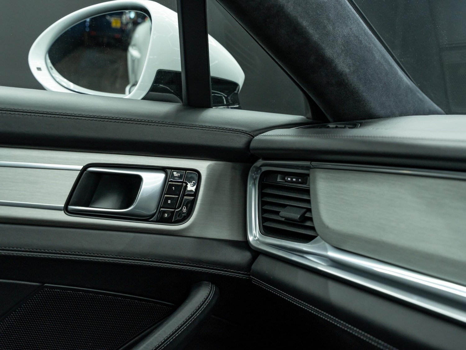 Used Porsche Panamera 2017 for sale - 77754039: Photo 62