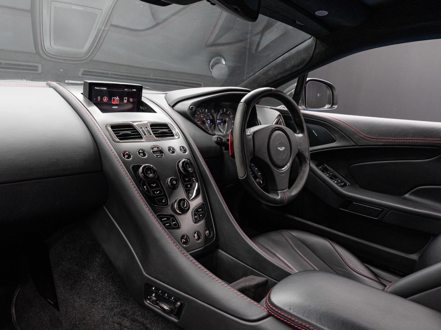 Used Aston Martin Vanquish 2015 for sale - 76326930: Photo 11