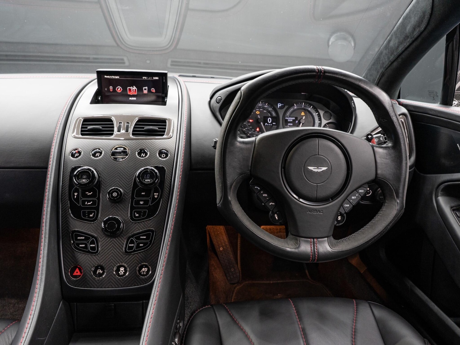 Used Aston Martin Vanquish 2015 for sale - 76326930: Photo 13