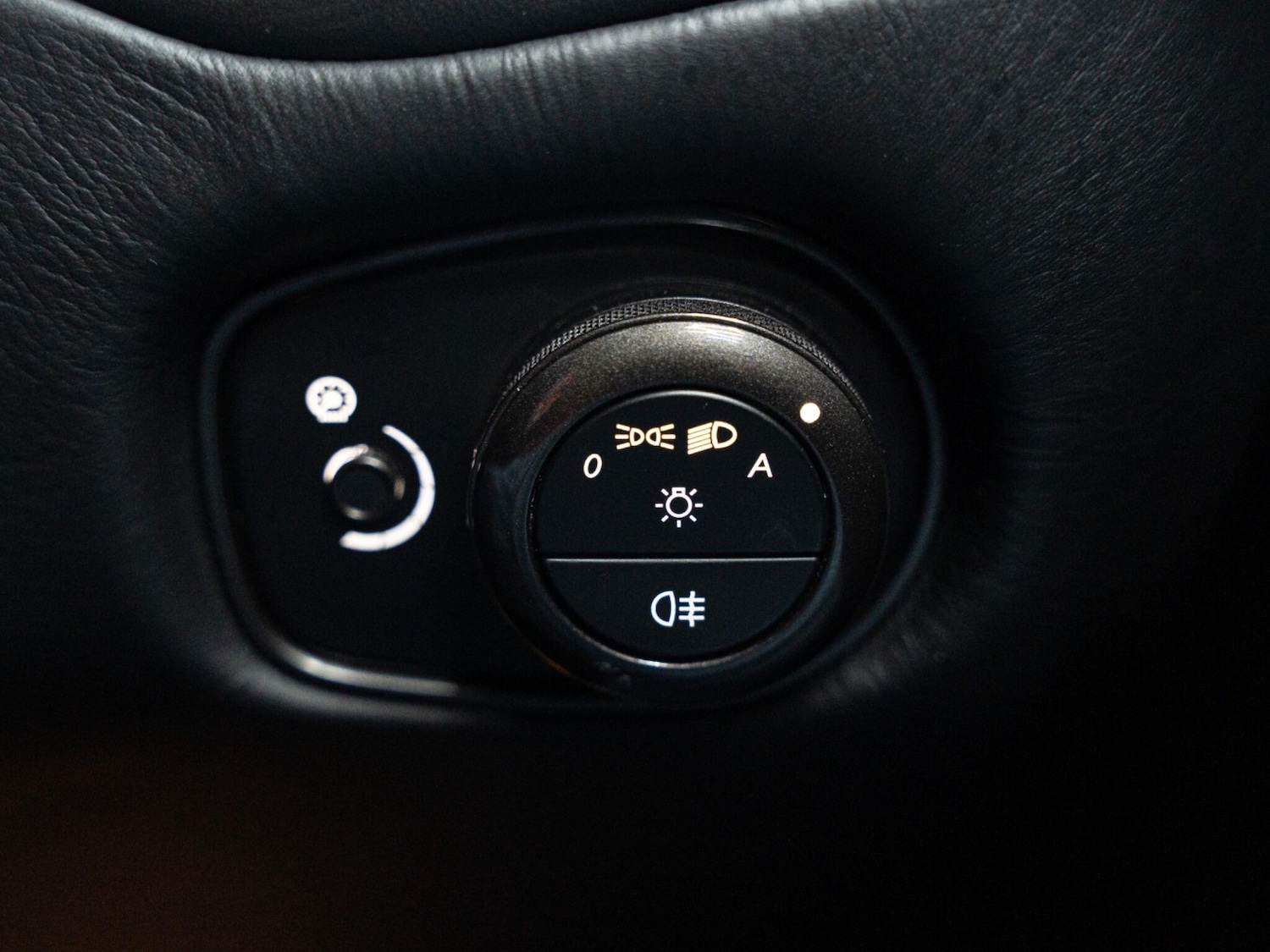 Used Aston Martin Vanquish 2015 for sale - 76326930: Photo 18