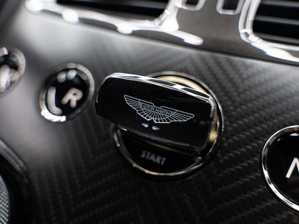 Used Aston Martin Vanquish for sale - 76326930: Photo 23