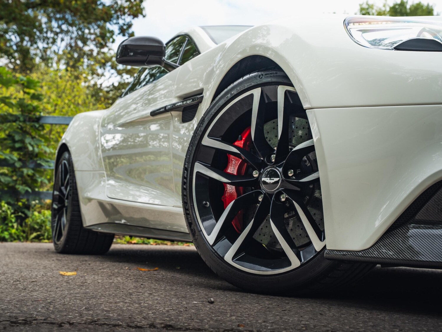 Used Aston Martin Vanquish 2015 for sale - 76326930: Photo 24