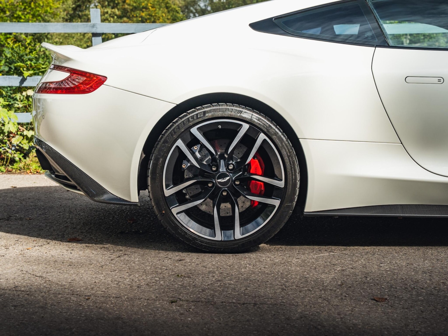 Used Aston Martin Vanquish 2015 for sale - 76326930: Photo 25