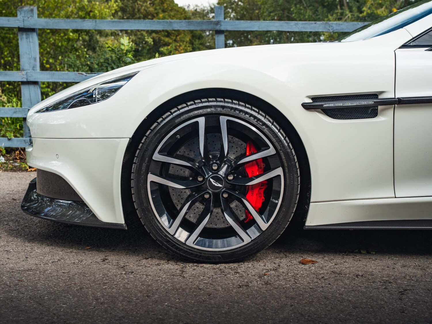 Used Aston Martin Vanquish 2015 for sale - 76326930: Photo 28
