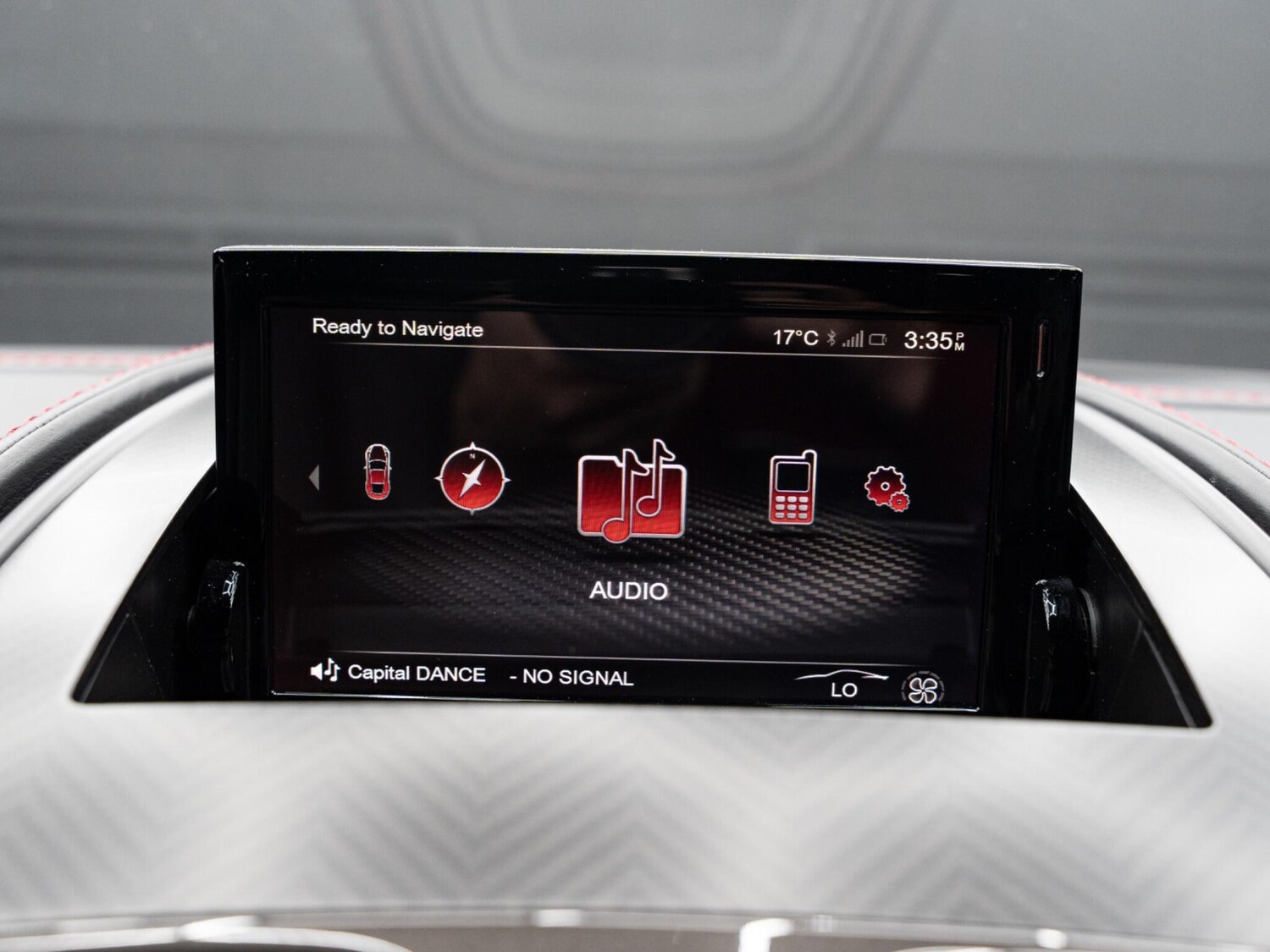 Used Aston Martin Vanquish 2015 for sale - 76326930: Photo 29