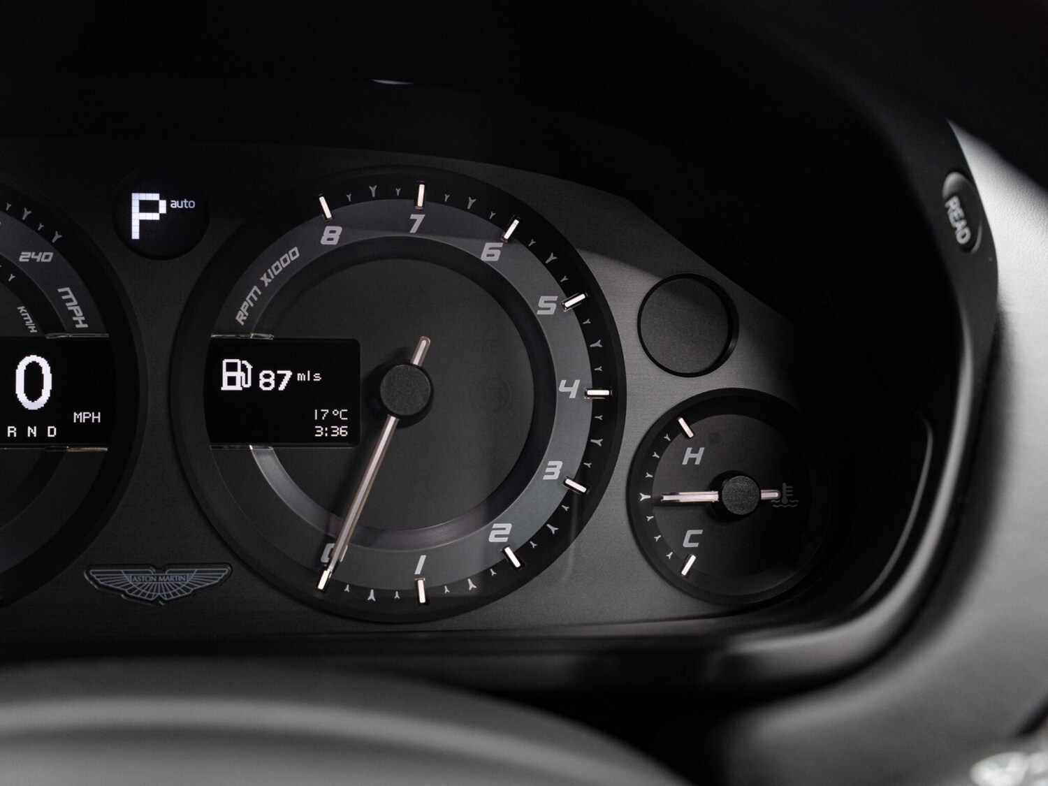 Used Aston Martin Vanquish 2015 for sale - 76326930: Photo 30