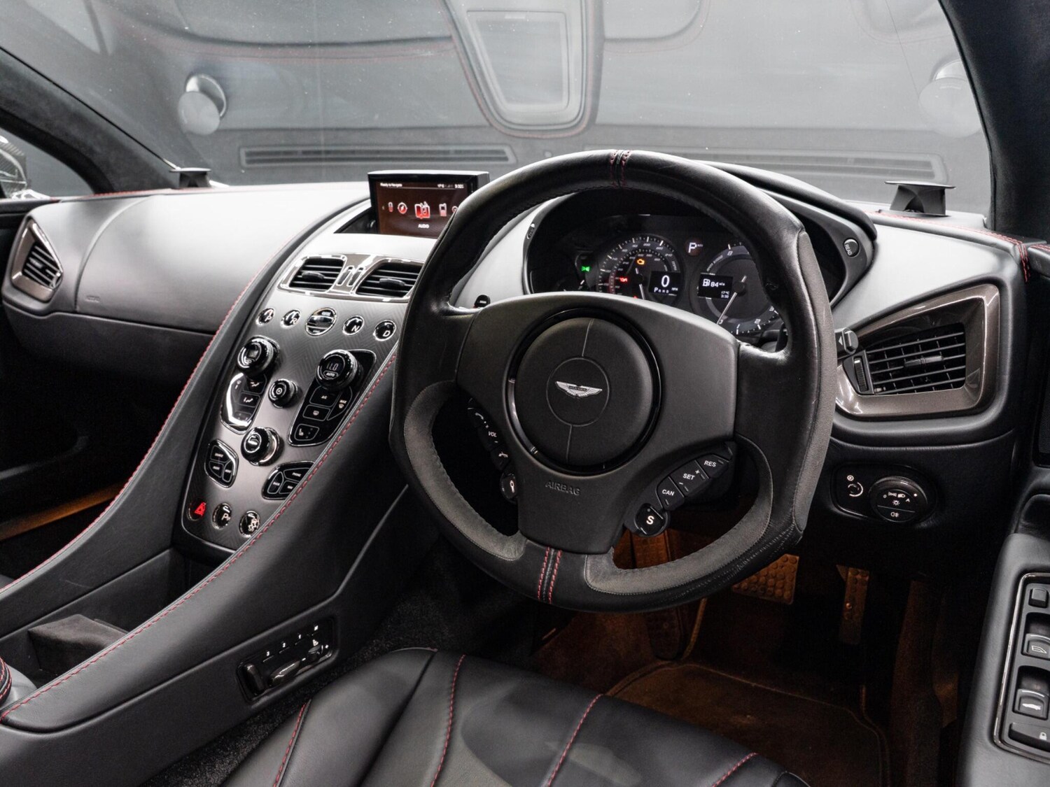 Used Aston Martin Vanquish 2015 for sale - 76326930: Photo 33