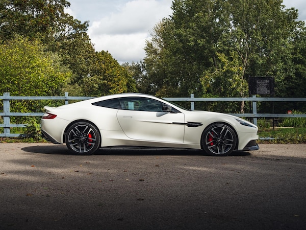 Used Aston Martin Vanquish for sale - 76326930: Photo 3