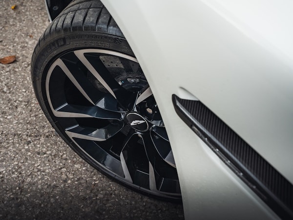 Used Aston Martin Vanquish for sale - 76326930: Photo 42