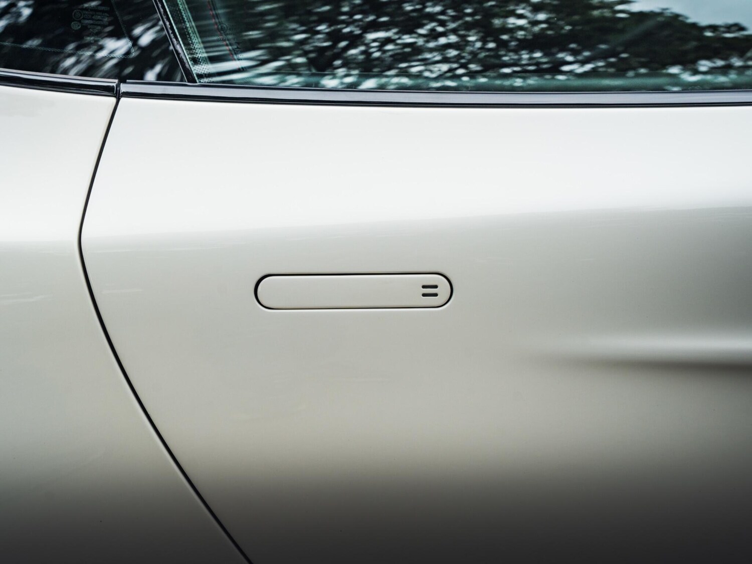 Used Aston Martin Vanquish 2015 for sale - 76326930: Photo 45