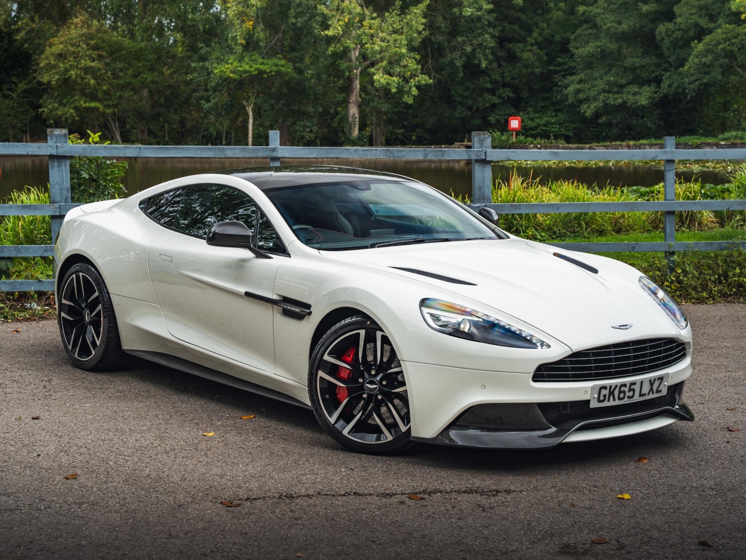 Used Aston Martin Vanquish 2015 for sale - 76326930: Photo 8