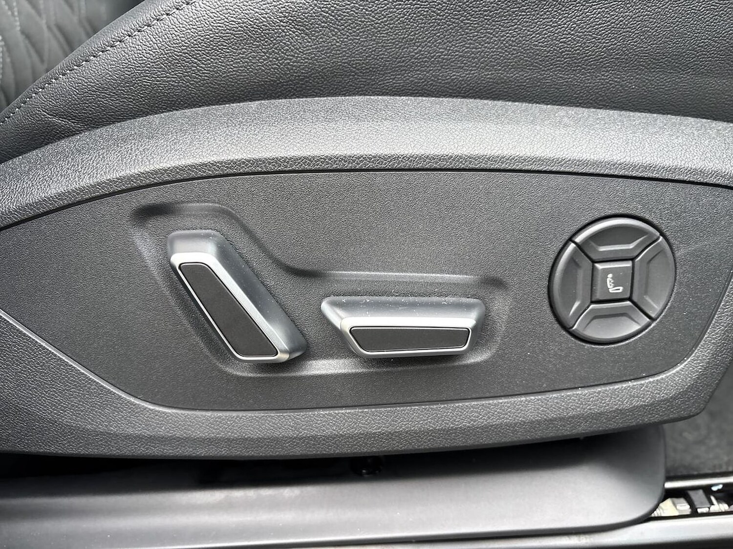 Used Audi Q6 e-tron 2025 for sale - 77492388: Photo 30