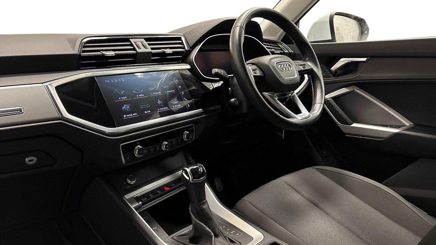 Used Audi Q3 2021 for sale - 76974534: Photo 2