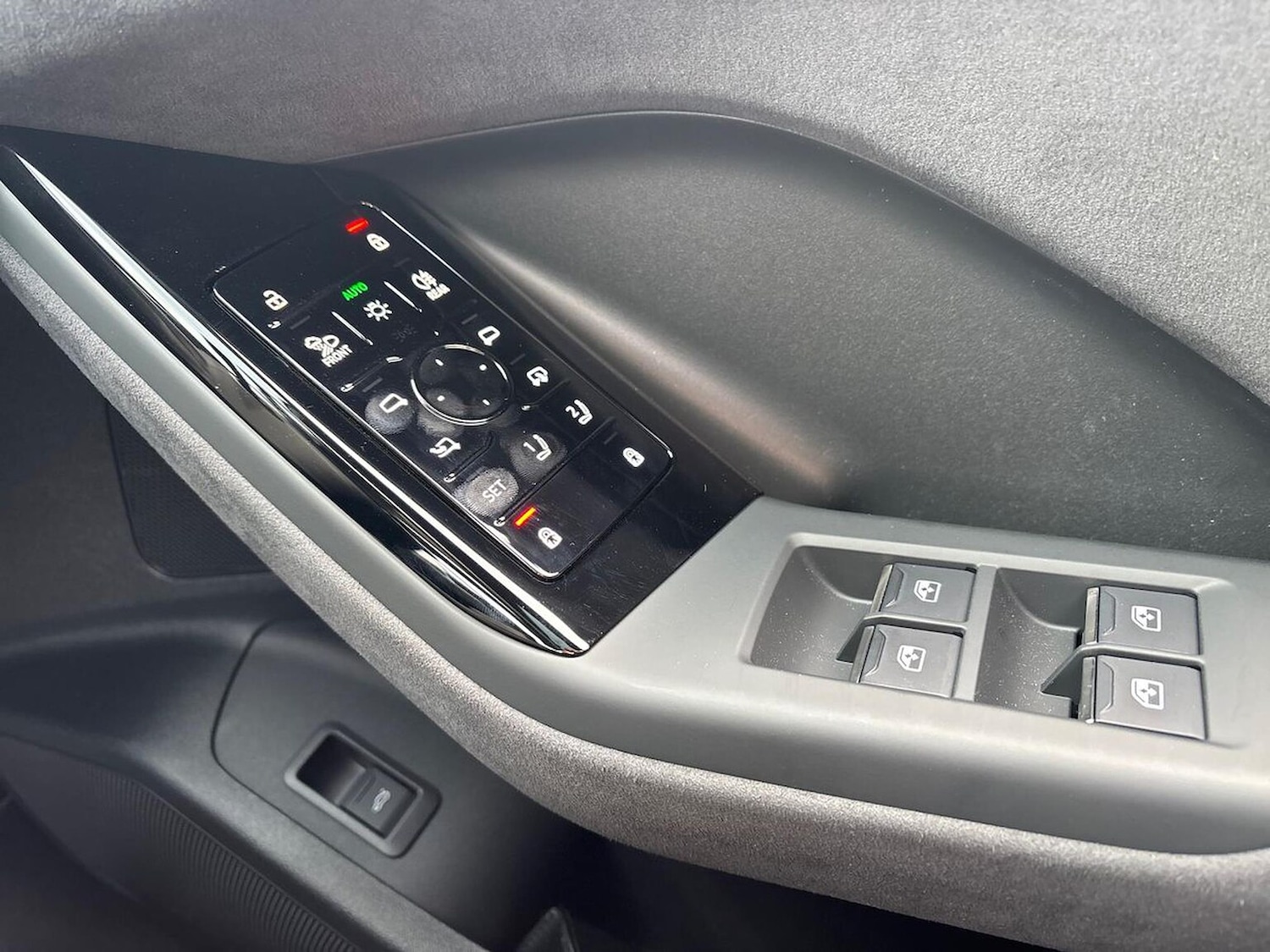 Used Audi Q6 e-tron 2025 for sale - 76165037: Photo 21