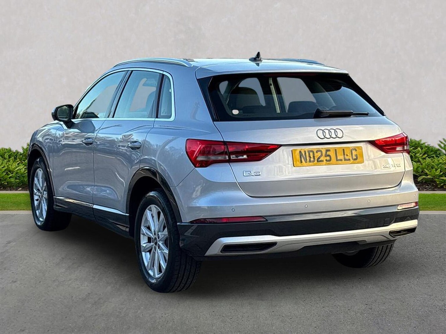 Used Audi Q3 2025 for sale - 76763474: Photo 2