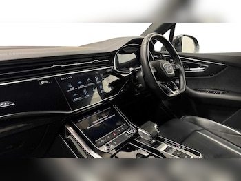 Used Audi Q7 2022 for sale - 76970016: Photo