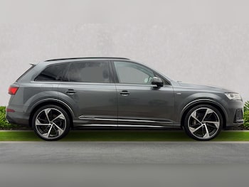Used Audi Q7 2022 for sale - 76970016: Photo