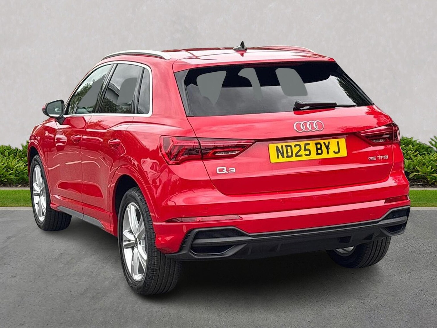 Used Audi Q3 2025 for sale - 77492394: Photo 2
