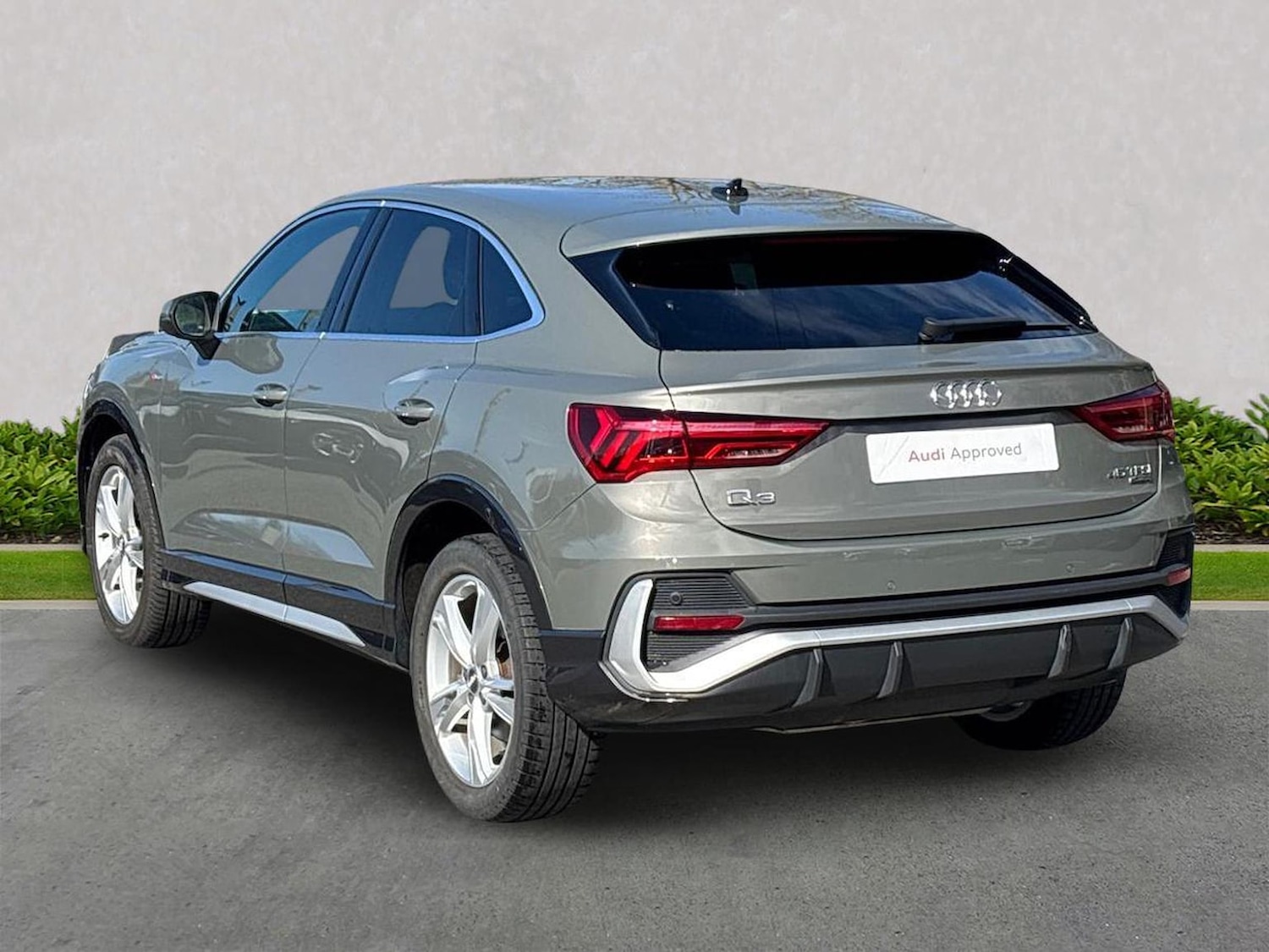 Used Audi Q3 2020 for sale - 78193421: Photo 2