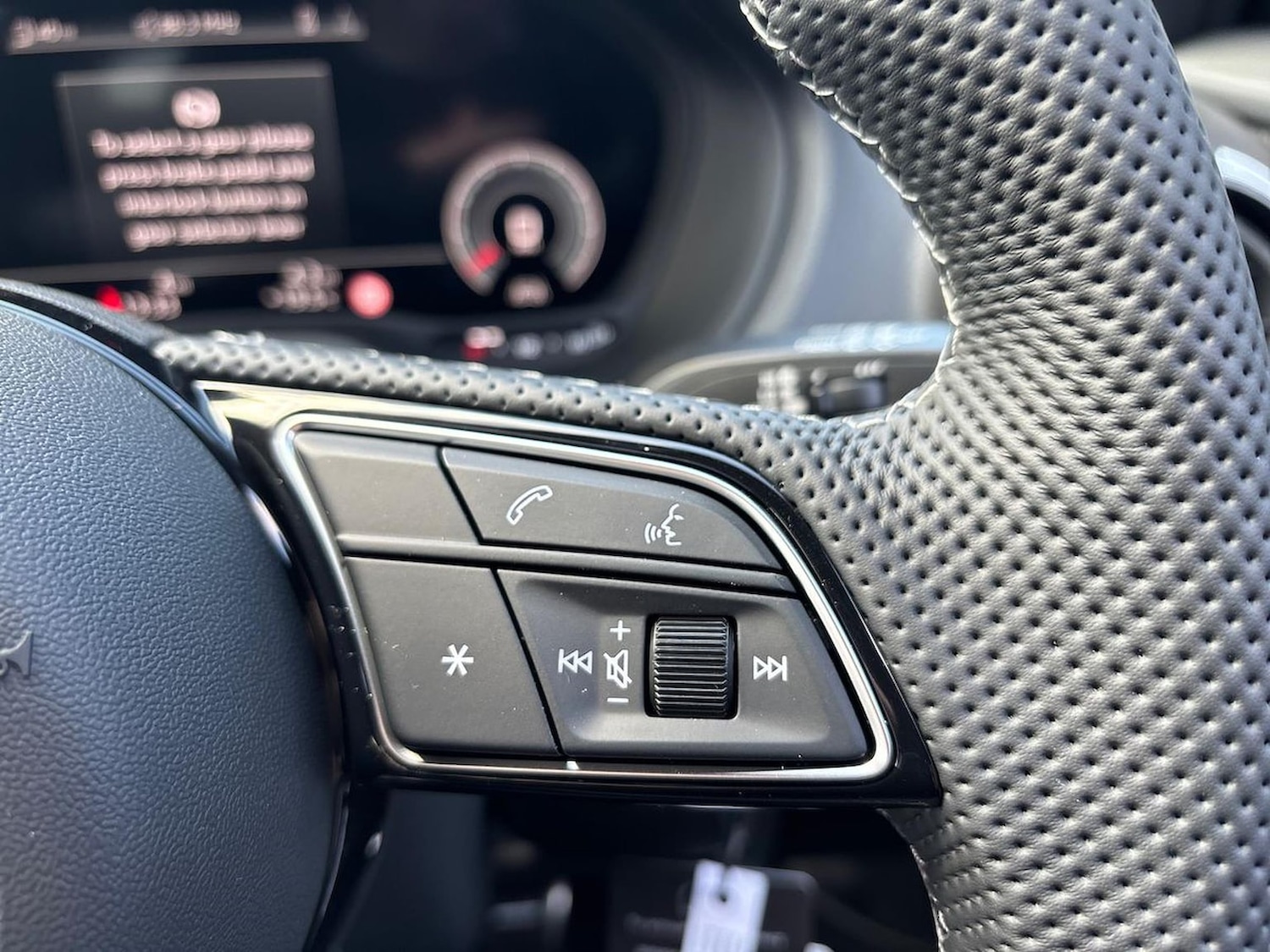 Used Audi Q2 2025 for sale - 76713280: Photo 27