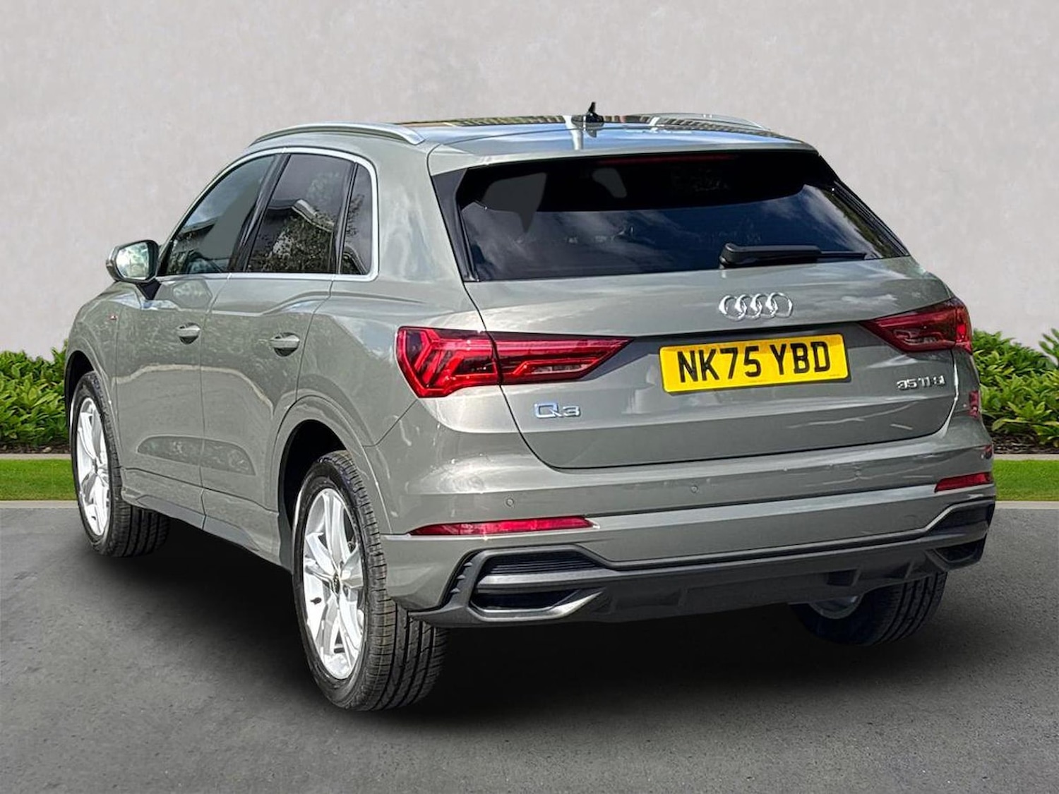 Used Audi Q3 2025 for sale - 77492389: Photo 2