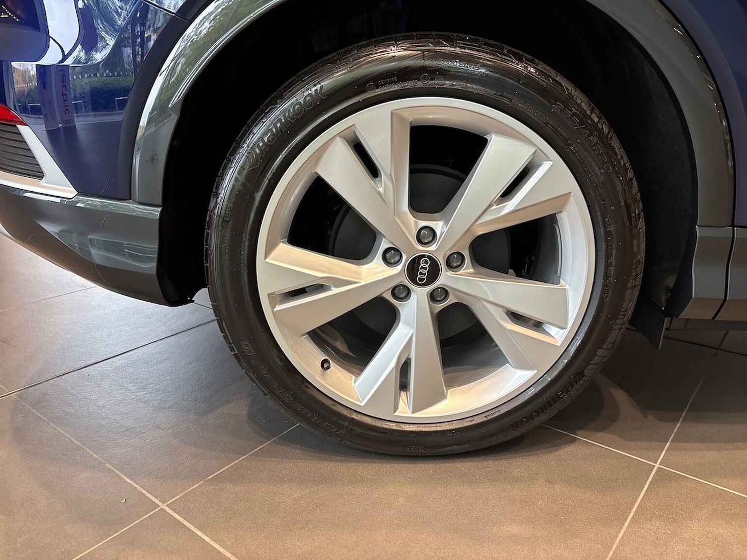 Used Audi Q4 e-tron 2025 for sale - 76699502: Photo 6