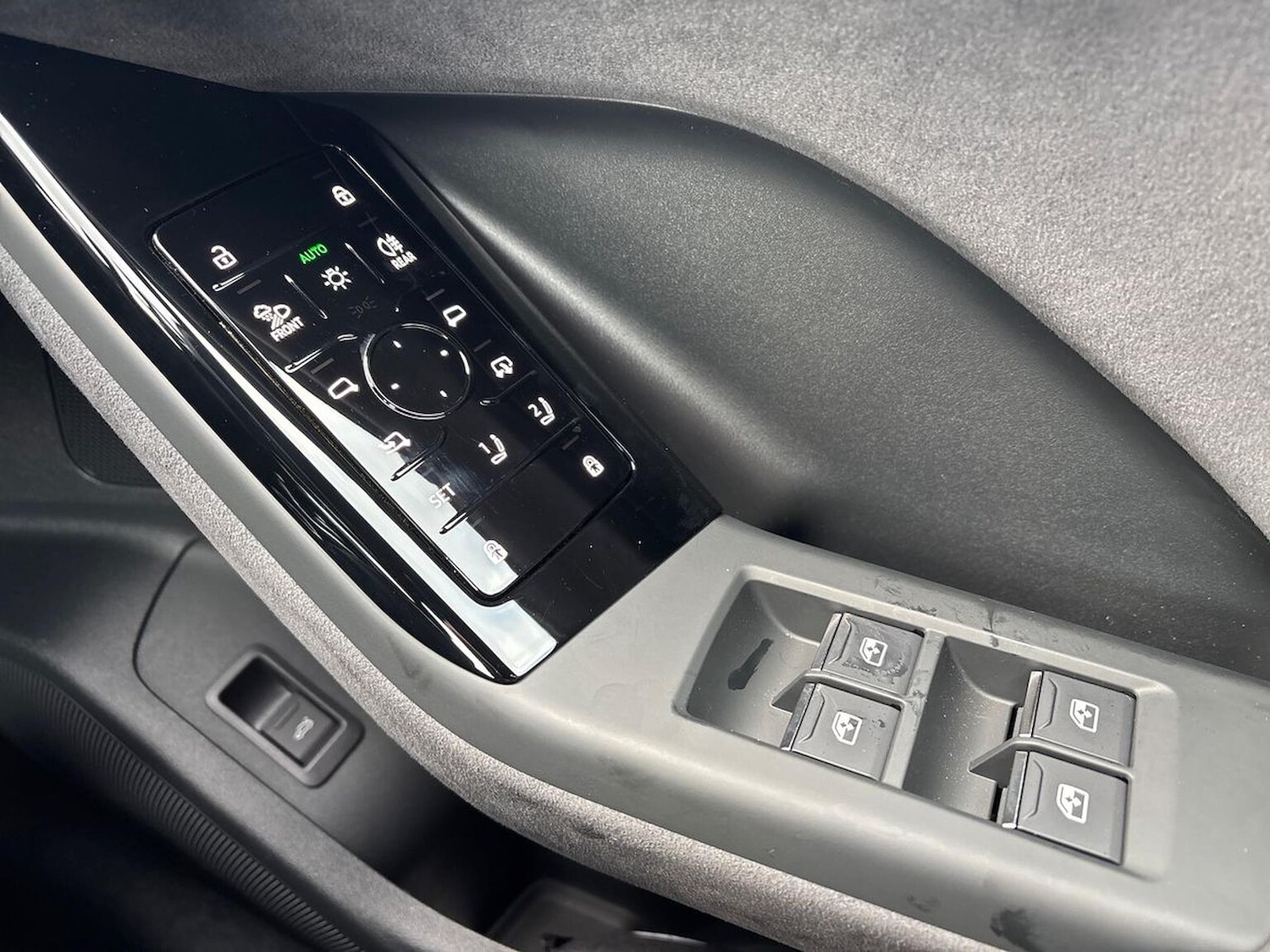 Used Audi Q6 e-tron 2025 for sale - 76159561: Photo 21