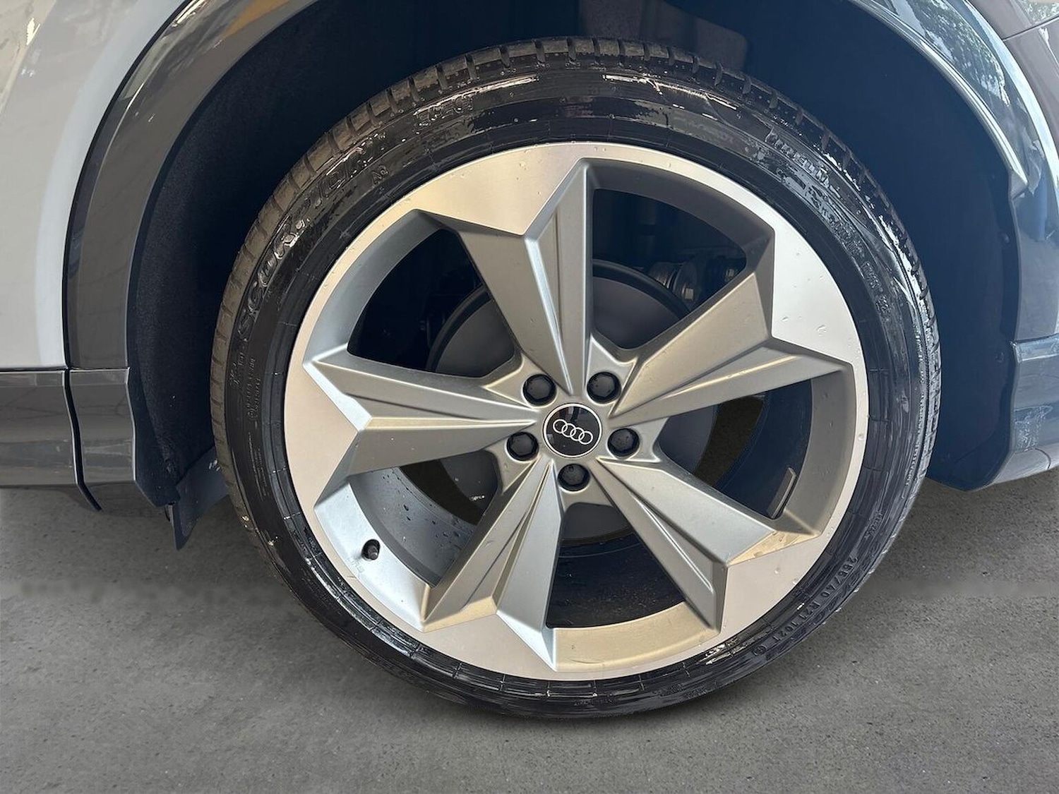 Used Audi Q4 e-tron 2025 for sale - 76461872: Photo 6