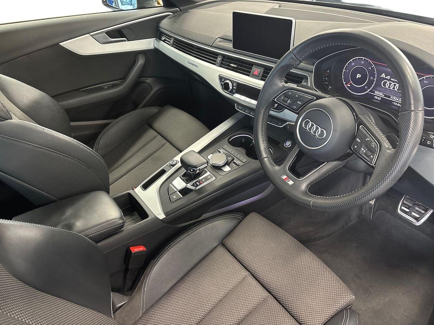 Used Audi A4 2017 for sale - 76892115: Photo 15