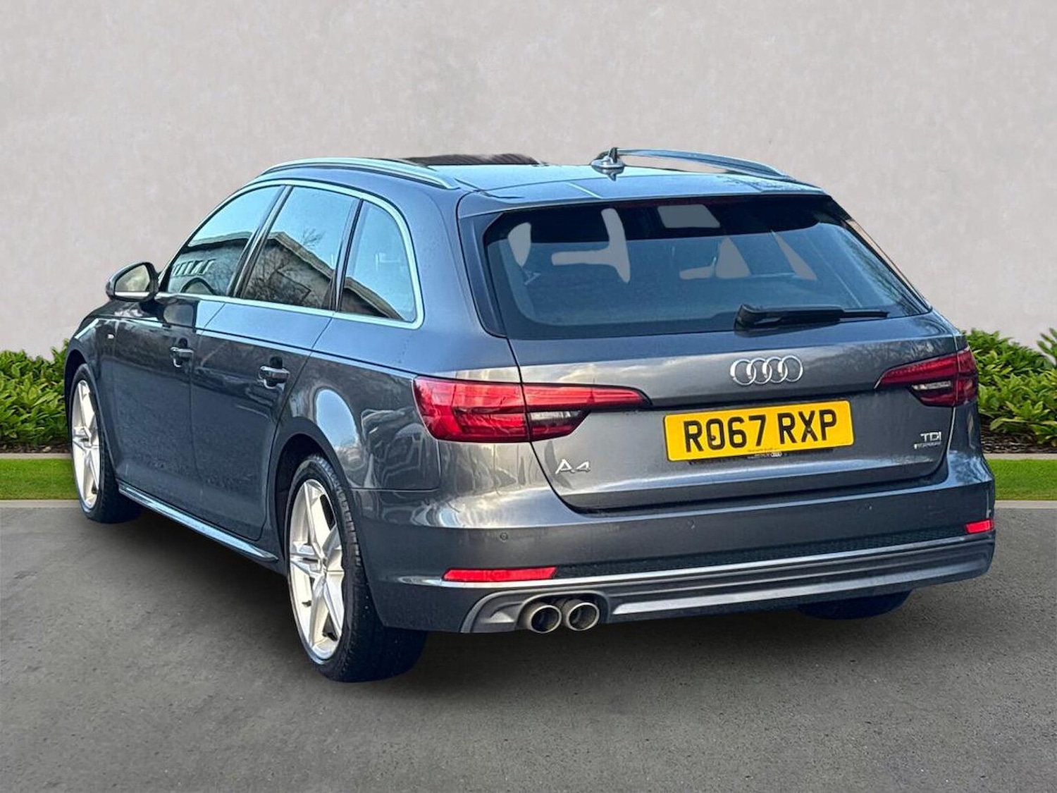 Used Audi A4 2017 for sale - 76892115: Photo 2