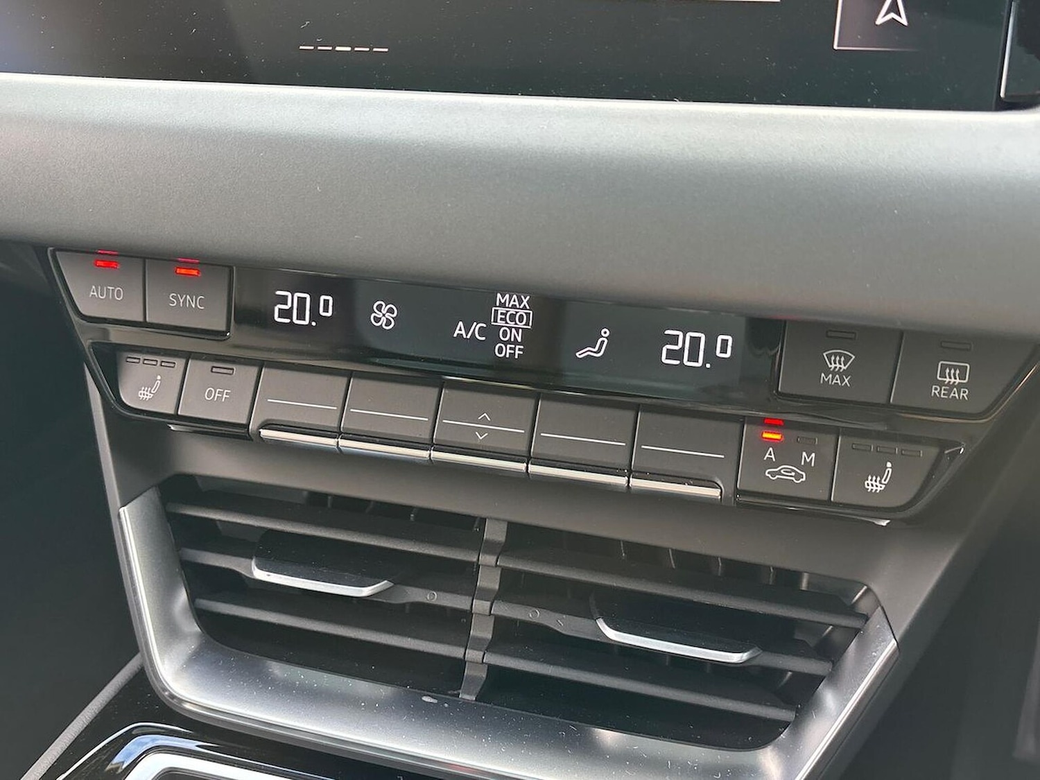 Used Audi e-tron GT 2025 for sale - 76762438: Photo 12