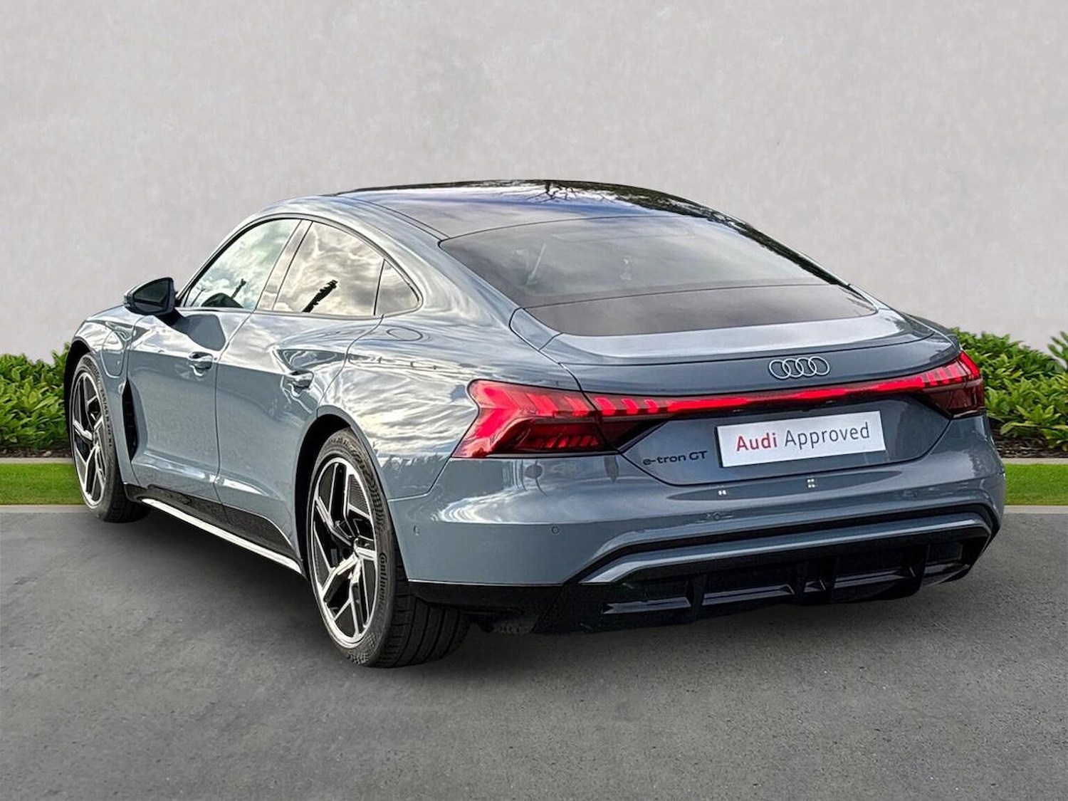 Used Audi e-tron GT 2025 for sale - 76762438: Photo 2