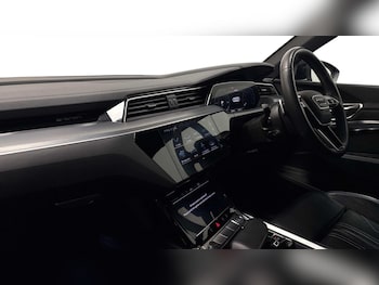 Used Audi Q8 2023 for sale - 79379974: Photo