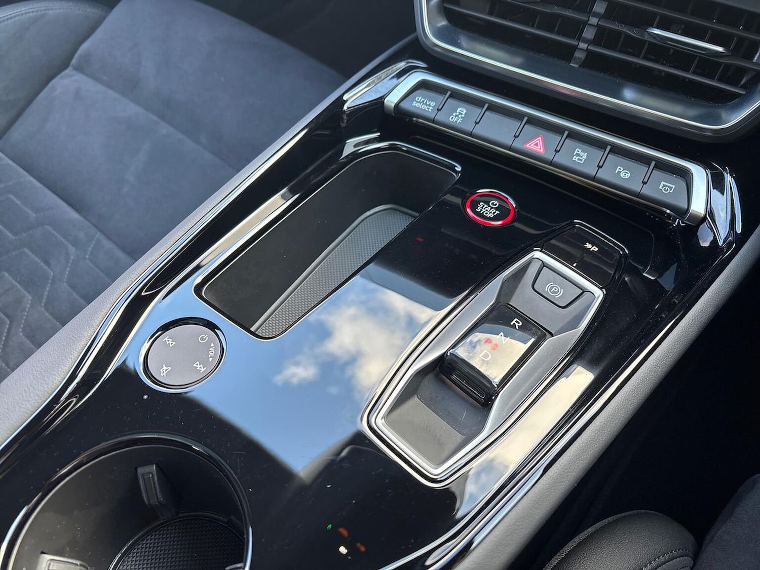 Used Audi e-tron GT 2024 for sale - 76159570: Photo 13