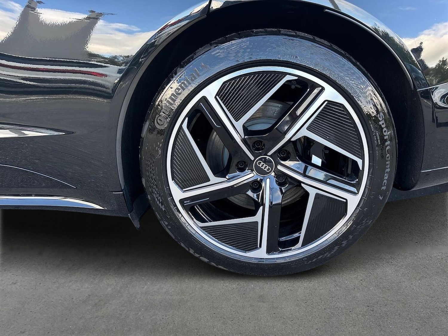 Used Audi e-tron GT 2024 for sale - 76159570: Photo 6