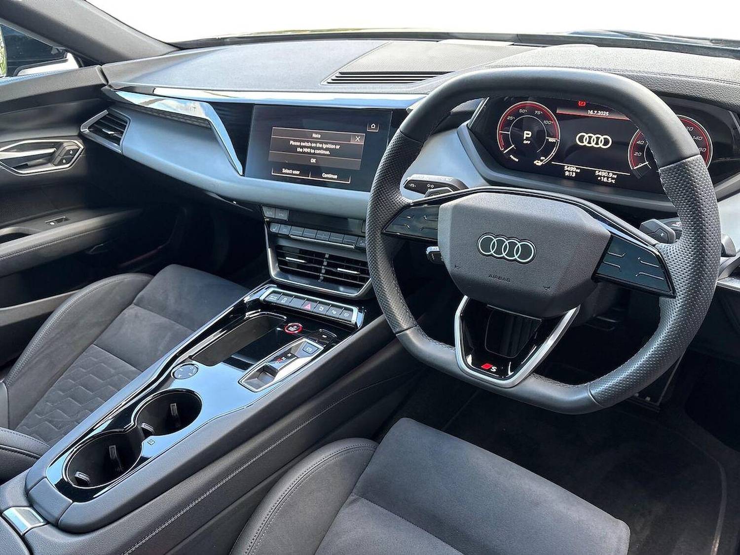 Used Audi e-tron GT 2024 for sale - 76159570: Photo 8
