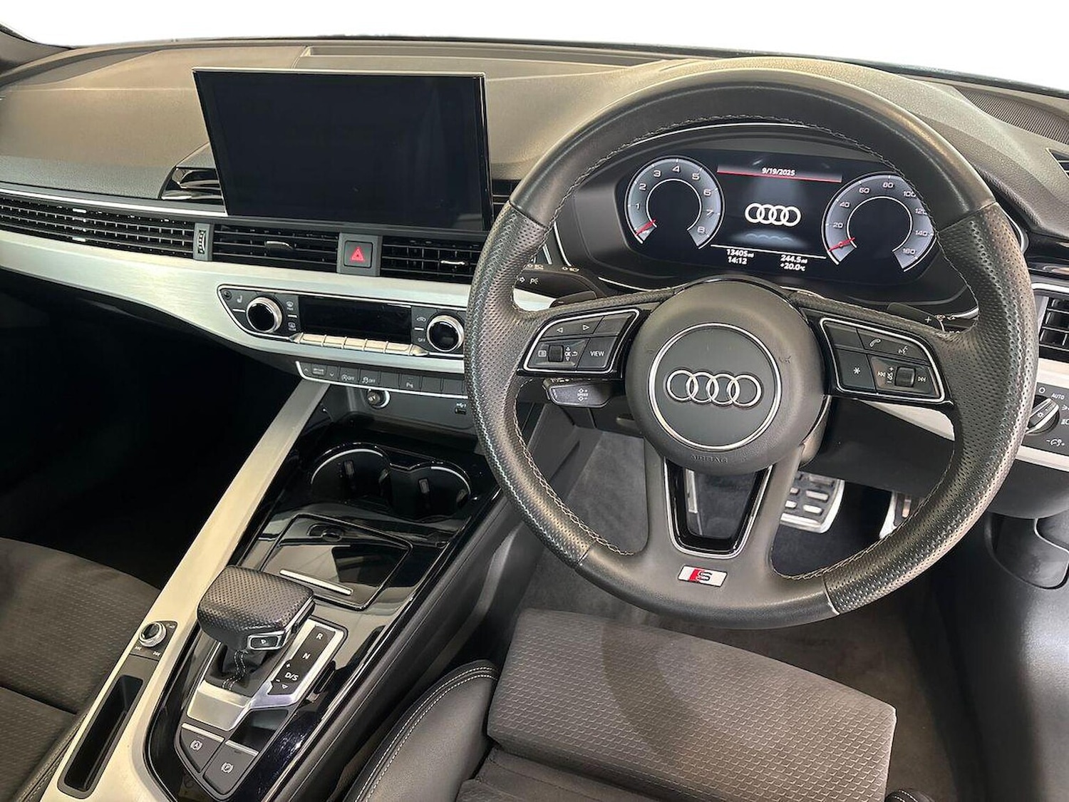 Used Audi A4 2023 for sale - 76011044: Photo 8