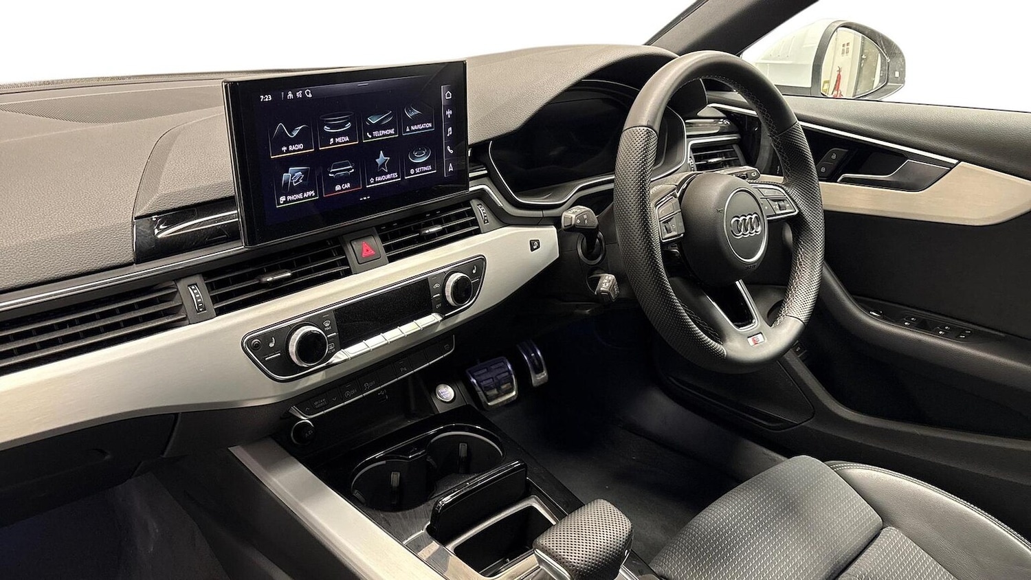 Used Audi A4 2023 for sale - 76970015: Photo 2