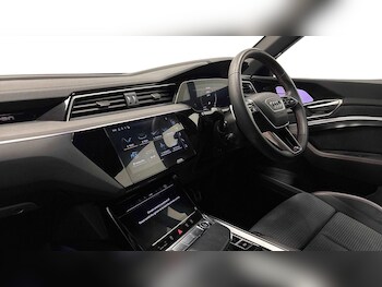 Used Audi Q8 2023 for sale - 78531656: Photo