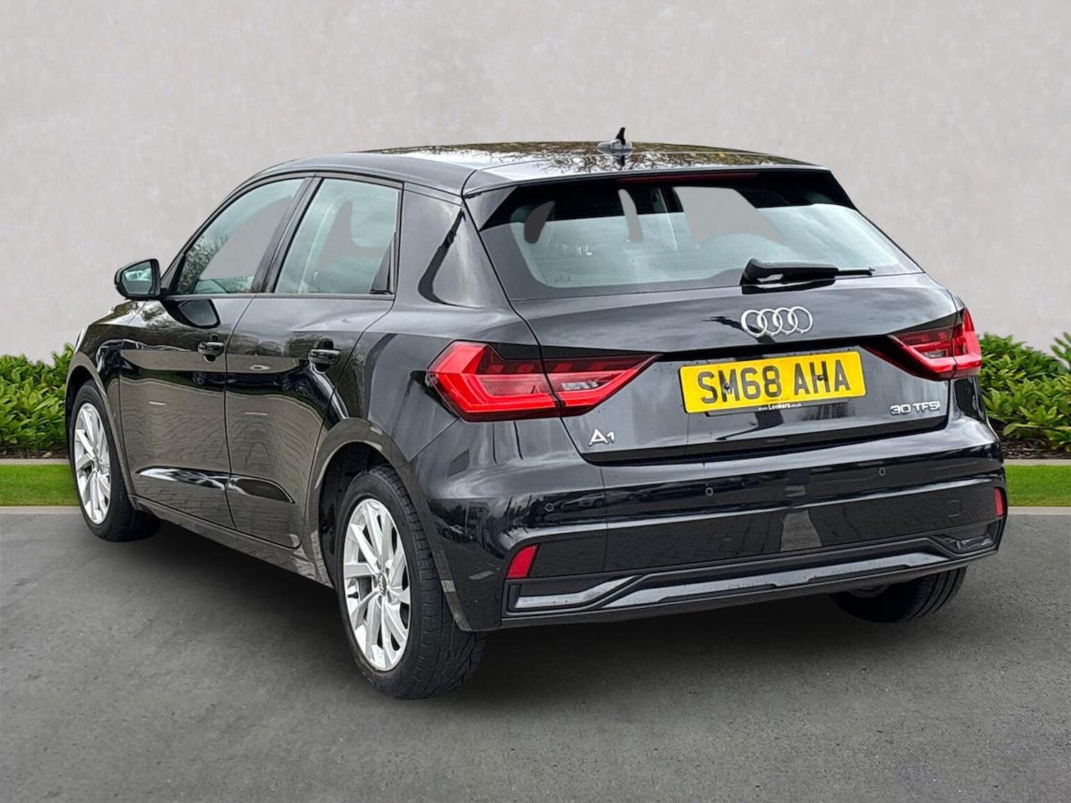 Used Audi A1 2018 for sale - 76837209: Photo 2