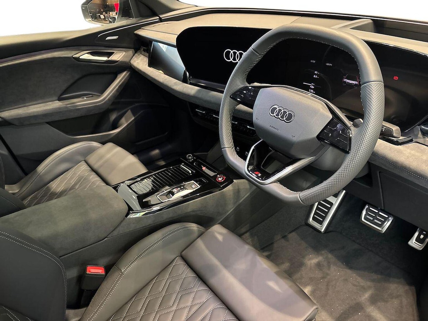 Used Audi Q6 e-tron 2025 for sale - 76769953: Photo 15