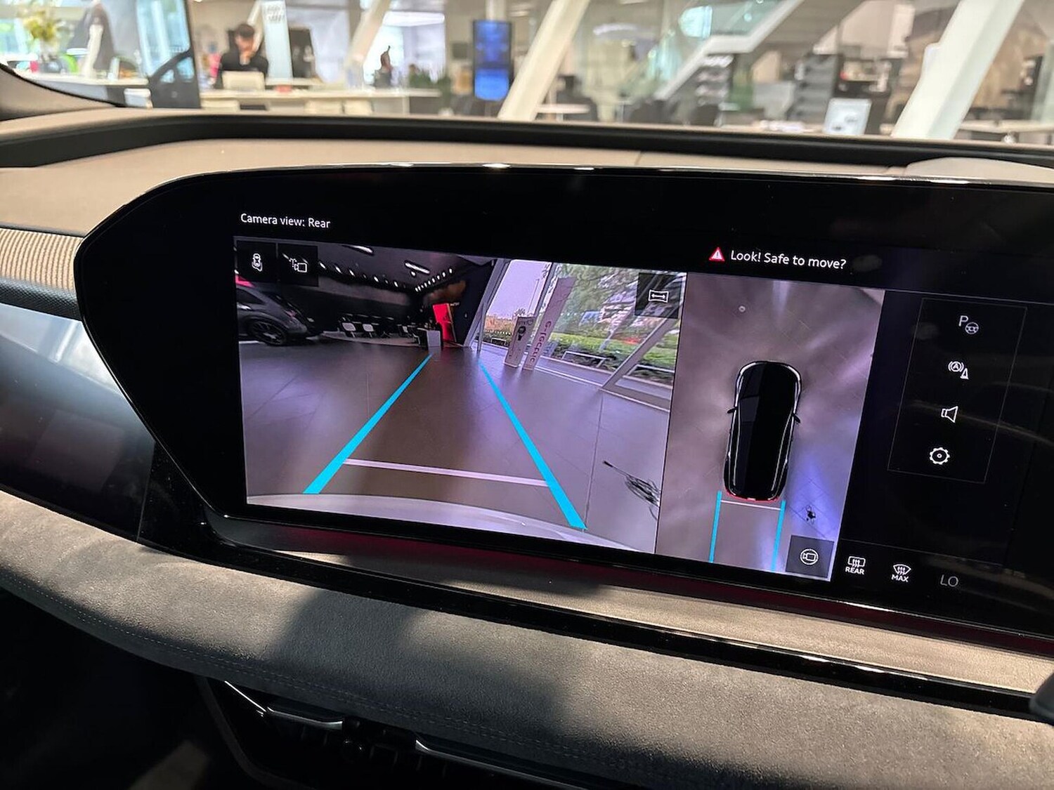 Used Audi Q6 e-tron 2025 for sale - 76769953: Photo 23